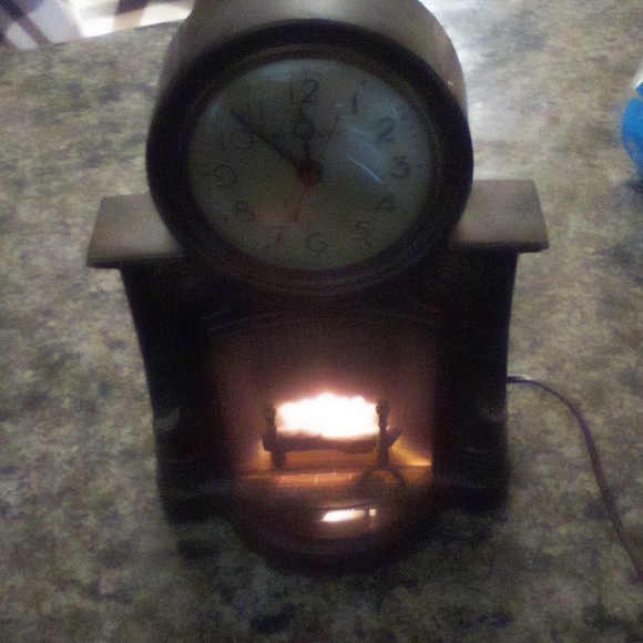 Master crafters fireplace clock - Picture 3 of 3
